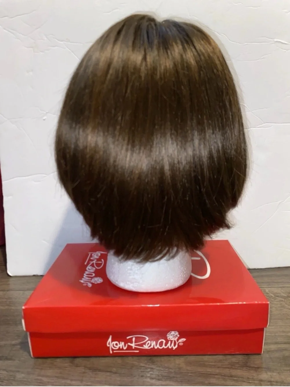 Vintage Jon Renau Nature Blend Synthetic Bob Wig Medium Brown Basic Cap